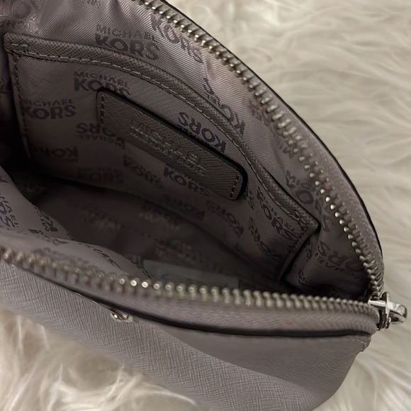 Michael Kors make up bag - Picture 4 of 4